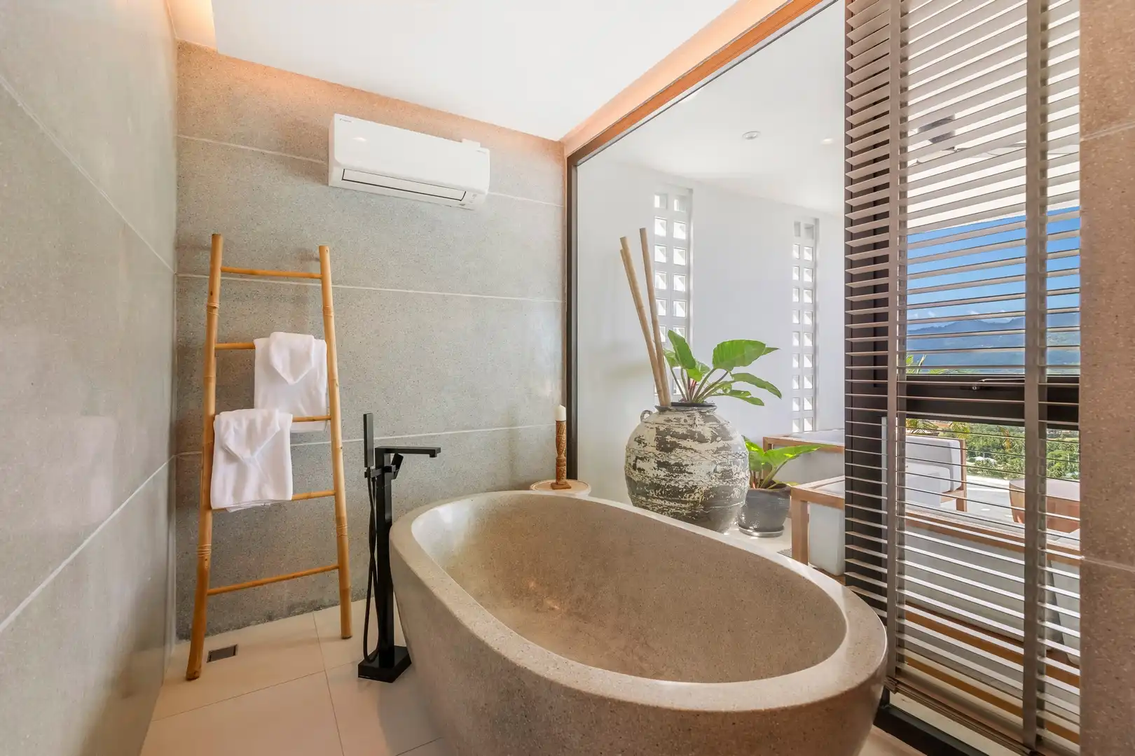 CS140 Nakara Queen Villa View 007